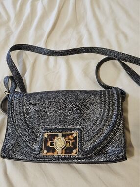 Tory Burch Black Textured Crossbody with Tortoiseshell-Placard